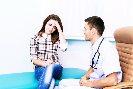 Женщина и врач