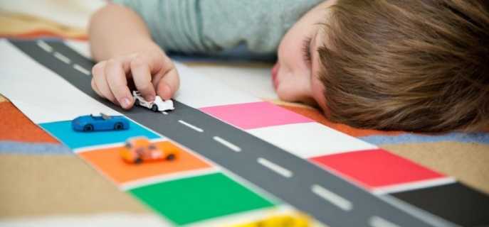 Признаки, симптомы, причины возникновения аутизма у детей