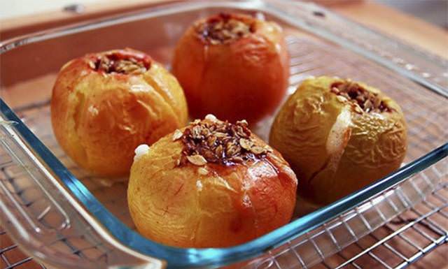 Печеные яблоки