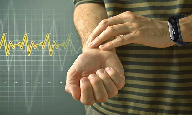 Измерение ЧСС у мужчины