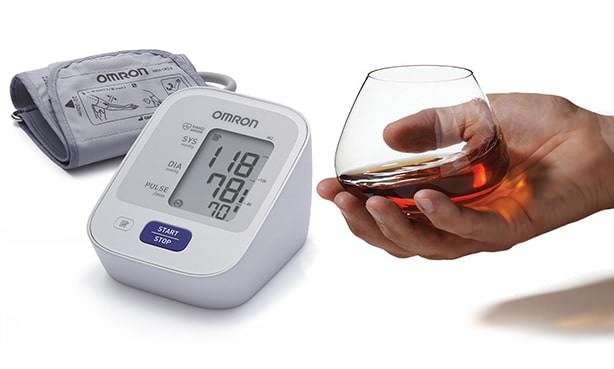 Бокал коньяка и тонометр