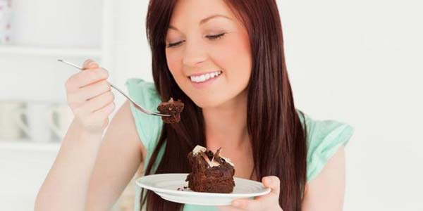 съесть что то сладкое