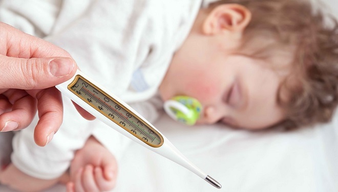у младенца температура