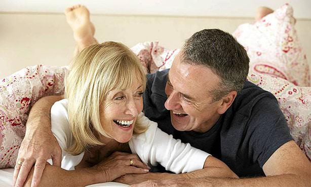 Мужчина и женщина в постели